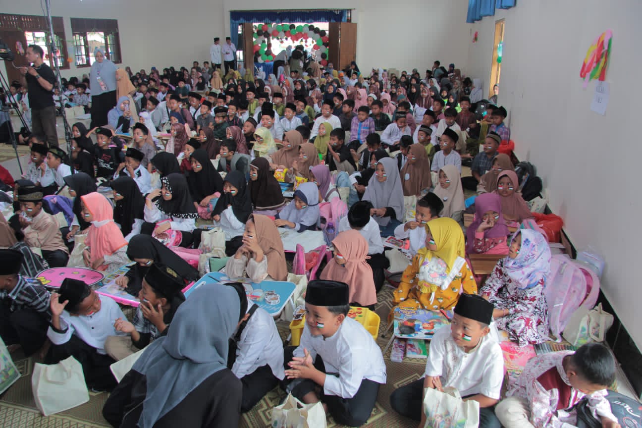 Santri Pesantren Al-Itqan Semarakkan Kegiatan  Ramadhan di Banjarnegara Jateng
